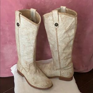FRYE Melissa Button Boots (Cracked leather)